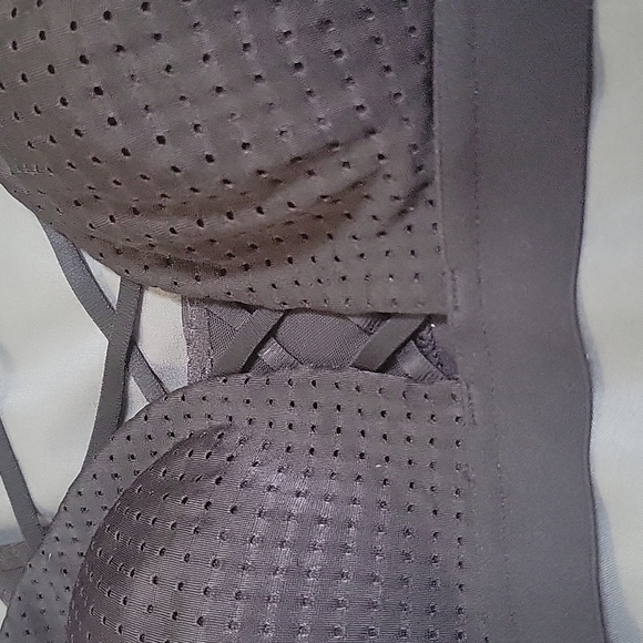 VICTORIAS SECRET SPORT BRA - Picture 2 of 3